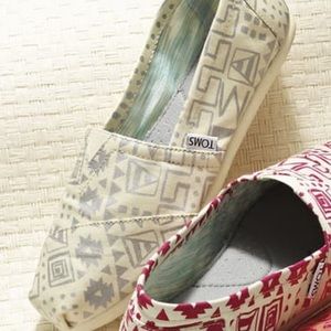 Tom’s Silver Metallic Aztek Slip-On (New w Tags)